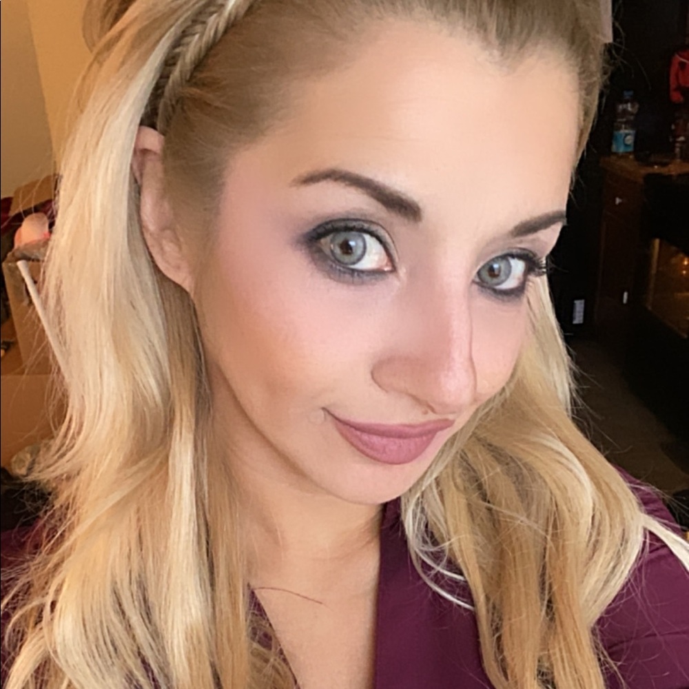 Meet your Posher, Lori